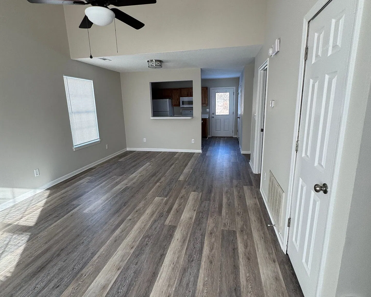 3 bed 2 bath newly remodeled duplex. — Photo 1