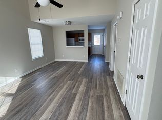 685-687 W Country Squire Ct, Columbia, MO 65202