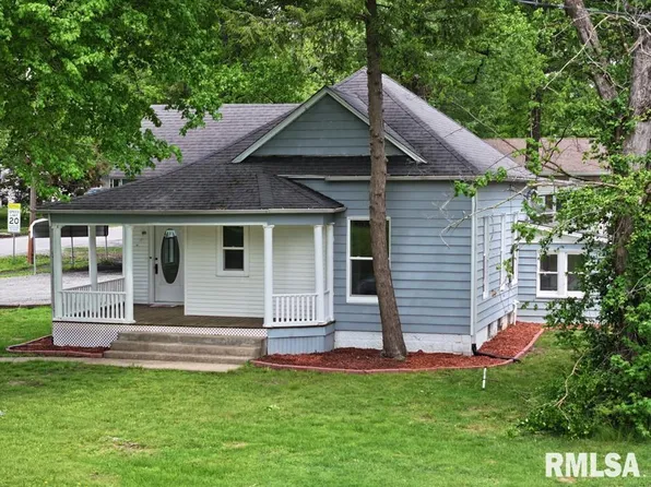 800 S Division St, Carterville, IL 62918