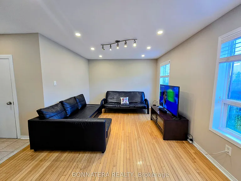 5455 Farmcote Dr — Photo 5