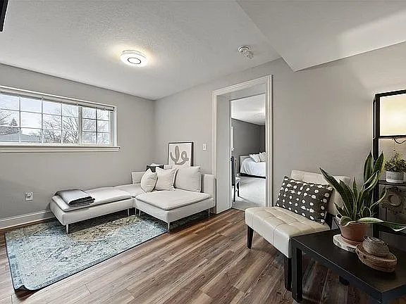 2 bed, 970 sqft, $759 — Photo 2