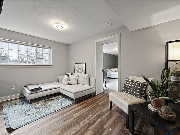 2nd image of 100 Grandview Ct APT 100