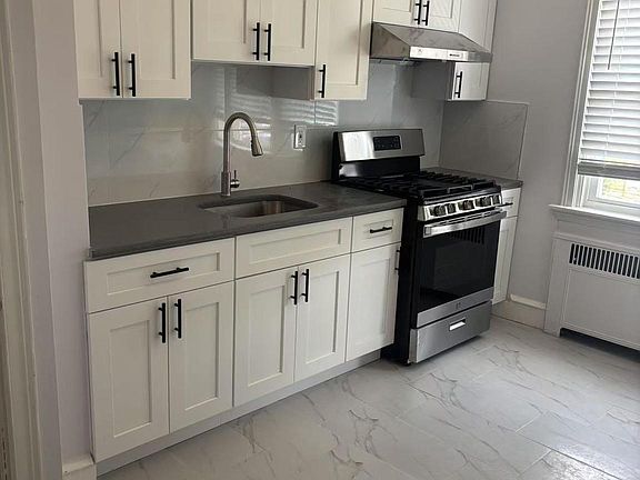 5th image of 4119 Princeton Ave