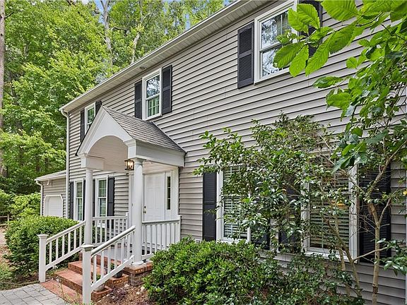 3rd image of 205 Grace St