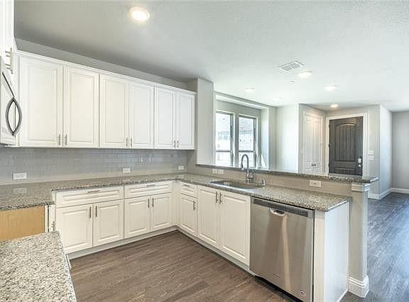 3rd image of 4641 Piedras Lanzar Dr