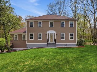 26 Nevada Rd, Tyngsboro, MA 01879