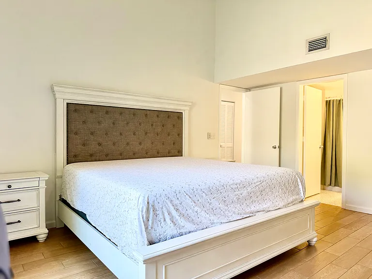780 Meadowland Dr #J — Photo 11