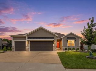 1812 Winchester Dr, Pleasant Hill, MO 64080