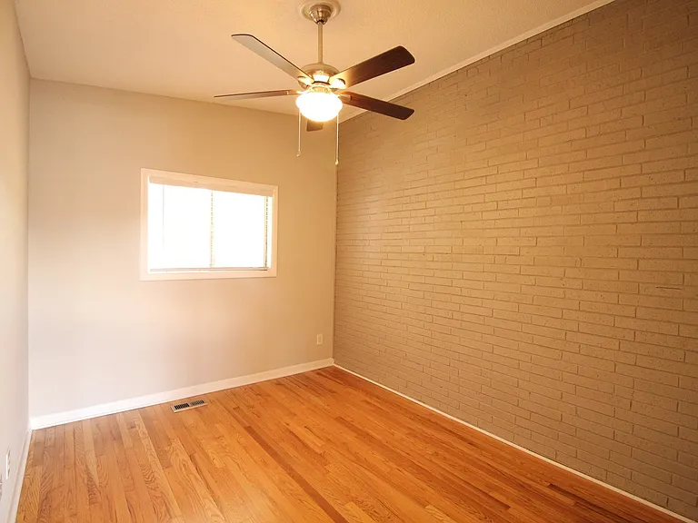 519 Bashford Rd — Photo 11