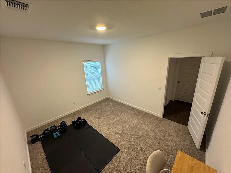 204 James River Dr — Photo 18
