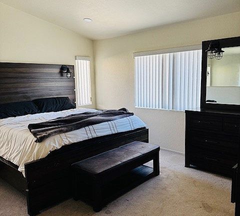 3rd image of 616 Violet Ave