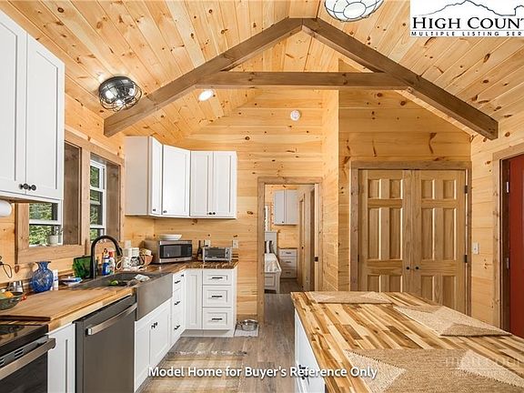 5th image of 490 Laurelwood Lane