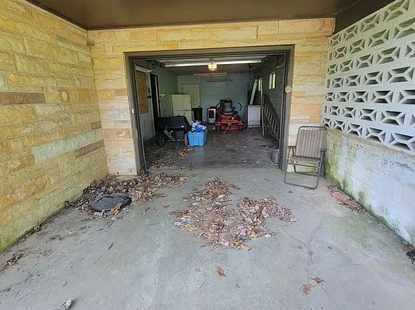 109 S Triangle Rd, Paoli, IN 47454