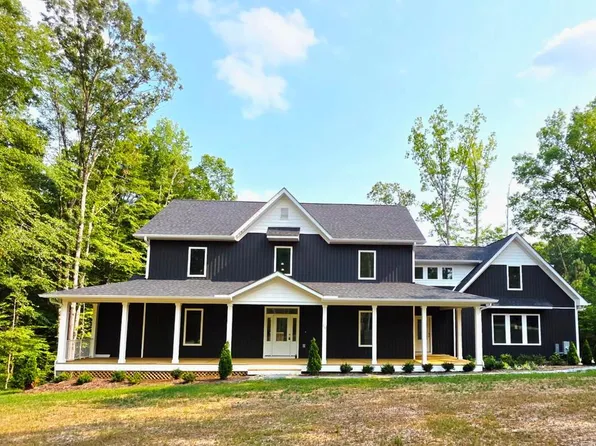 515 Noahs Landing Dr, Bumpass, VA 23024