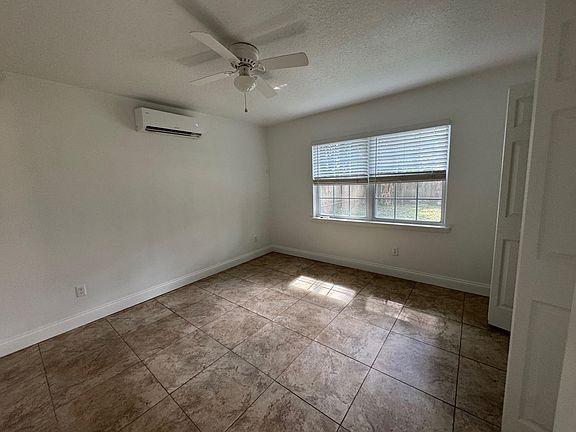 5th image of 2549 S Mills Ave