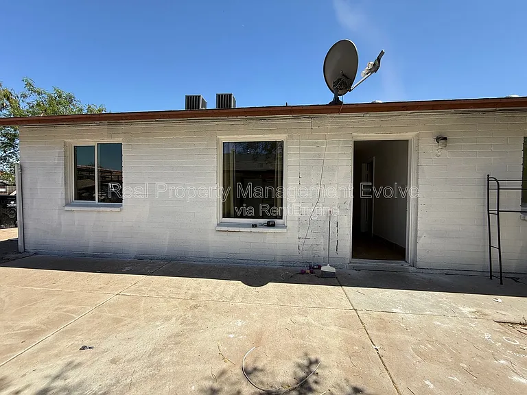 3223 W Madison St #3 — Photo 2