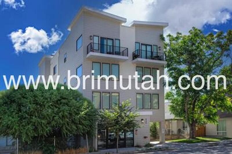 1st image of 945 S Washington St #203