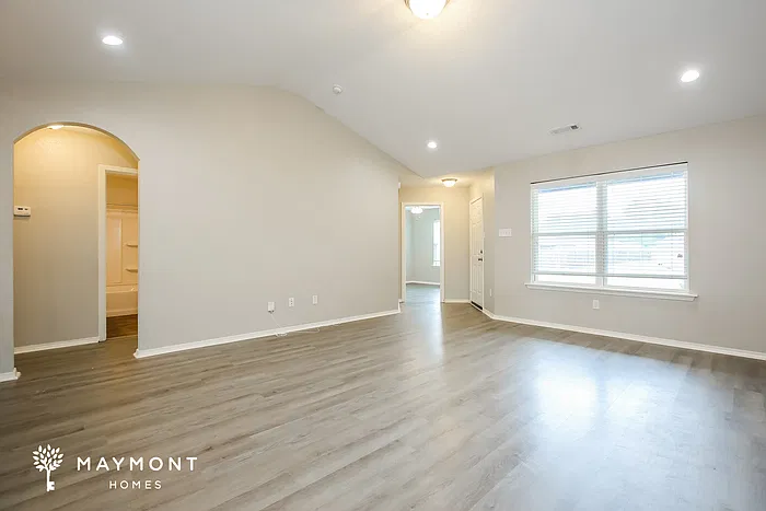 4 bed, 2.0 bath, 1633 sqft, $1,855 — Photo 3