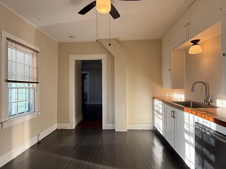1114 Main St — Photo 12