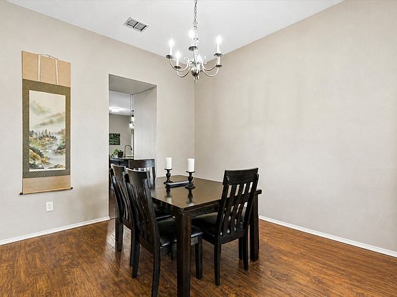 4th image of 2015 Highland Dr