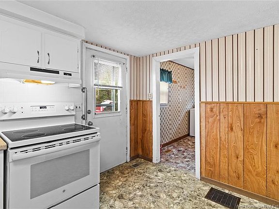 3rd image of 44 Steenberrick Ct