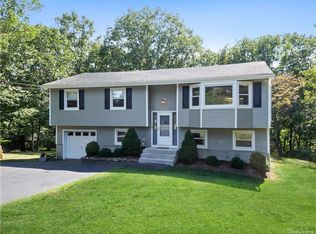 48 Glen Ridge Rd, Mahopac, NY 10541
