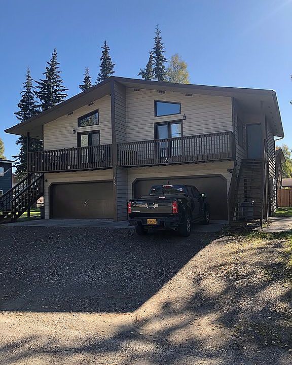1st image of 415 Carlton Dr