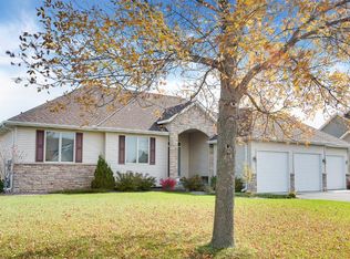 6578 Clearwater Creek Dr, Lino Lakes, MN 55038