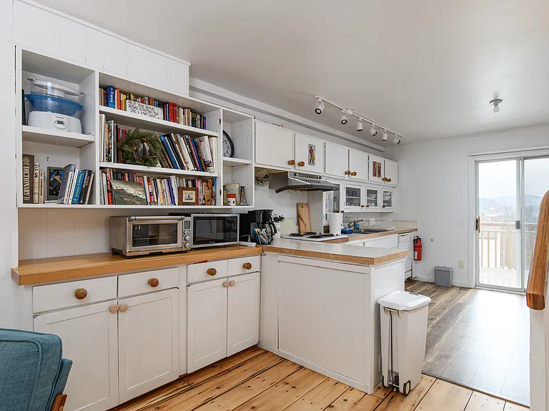 76 Sugarbush Village Dr #6 — Photo 8