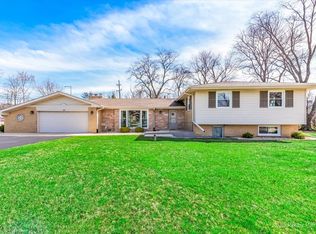 437 Lexington Dr, Schaumburg, IL