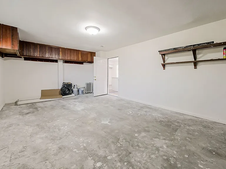 20862 Kenwood St — Photo 26