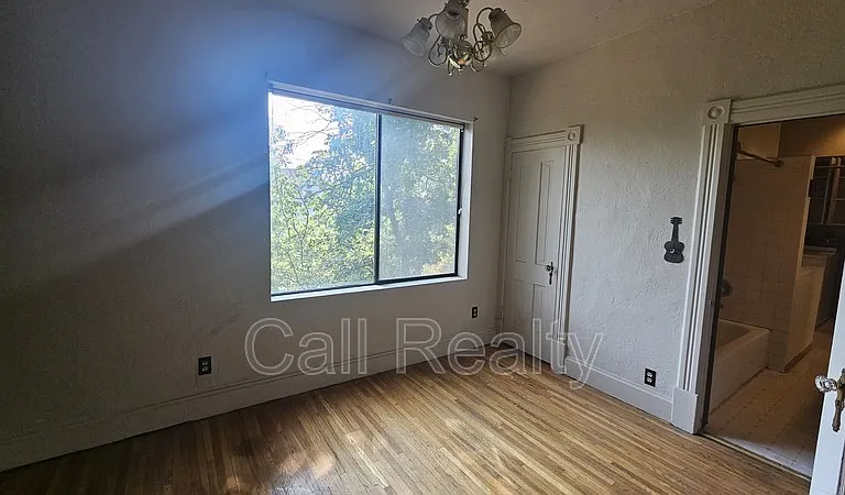 350 E 10th Ave — Photo 10