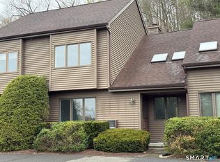 19 Twin Oaks #19, New Milford, CT 06776