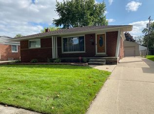 8620 Kinmore St, Dearborn Heights, MI 48127
