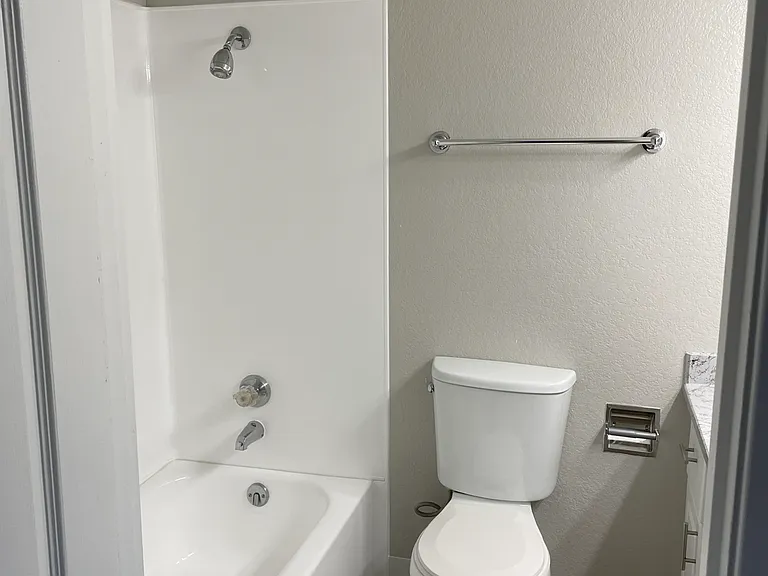 Redmond Park Apts — Photo 127