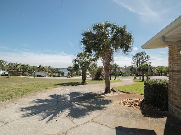3rd image of 17635 Las Brisas Ct
