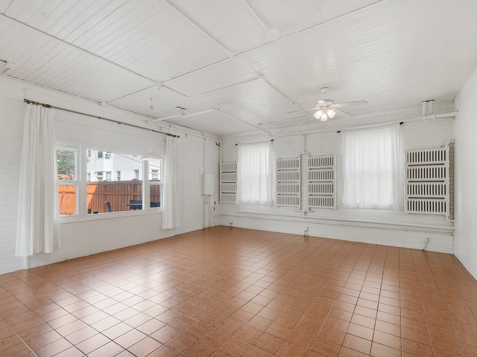 2 bed, 1150 sqft, $1,850 — Photo 4