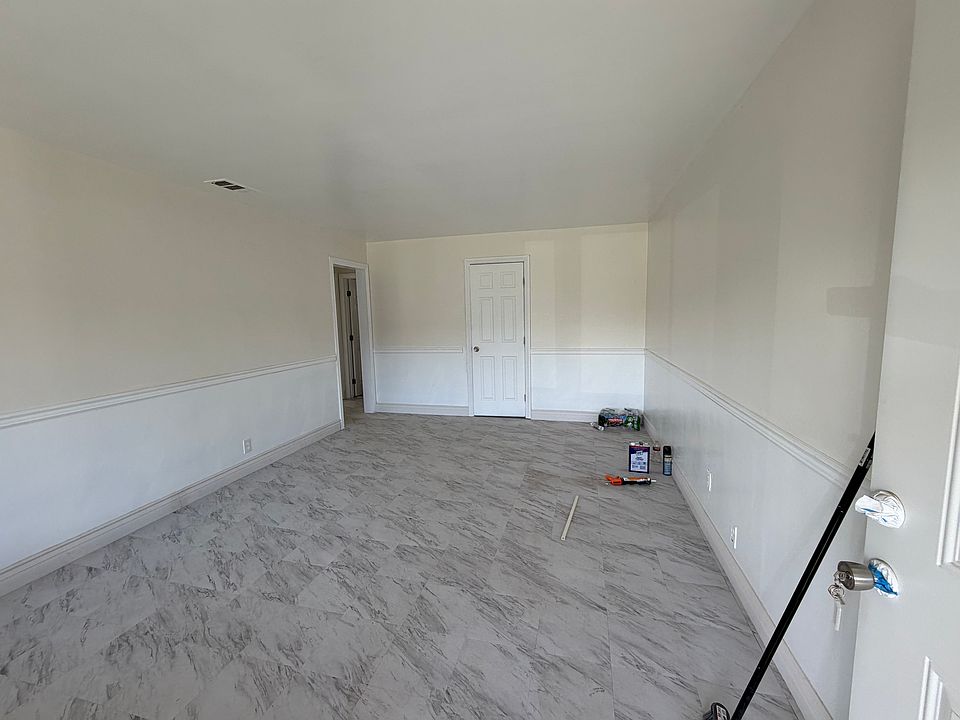 1st image of 1612 Encino Ave