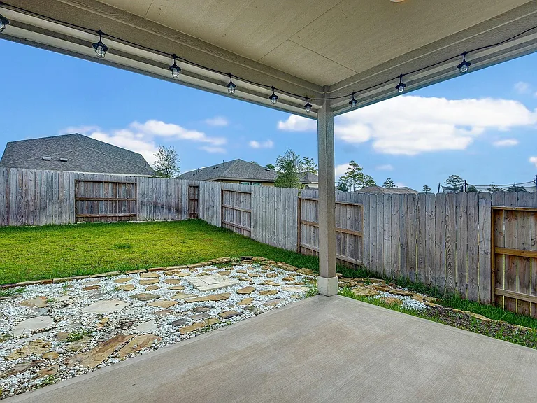18572 Meadow Point Ln — Photo 40
