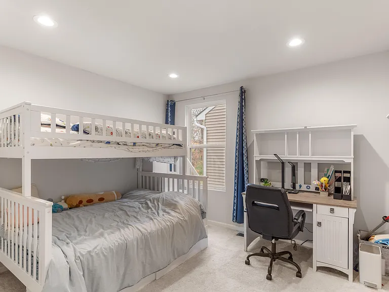 2825 Dillon Dr — Photo 29