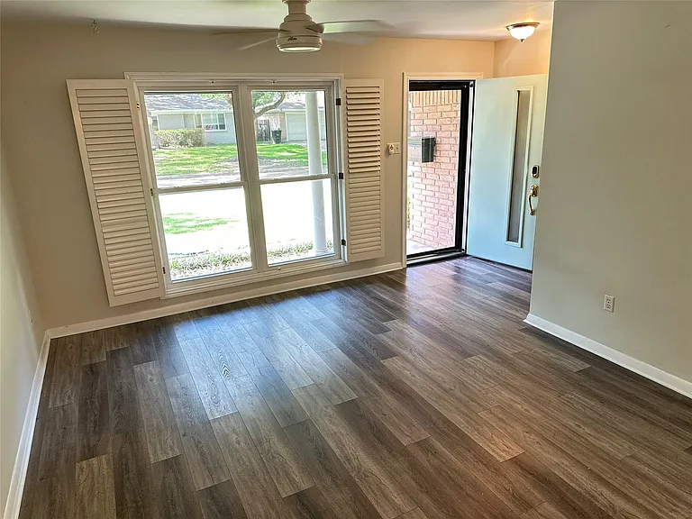 5515 Darnell St — Photo 5