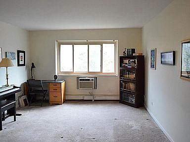 3rd image of 4939 S Dorchester Ave