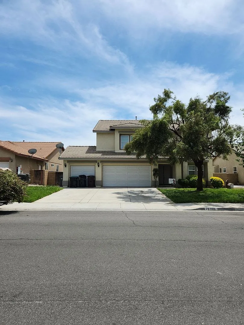 Beautiful fully remodeled home with extra loft! — Photo 1