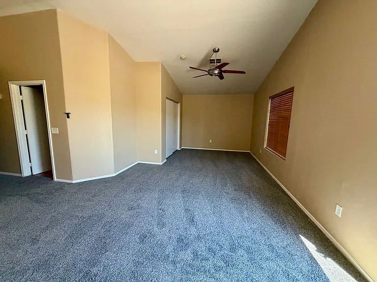 7205 S 39th Dr — Photo 15