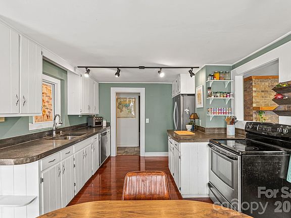 4th image of 271 Pisgah View Rd