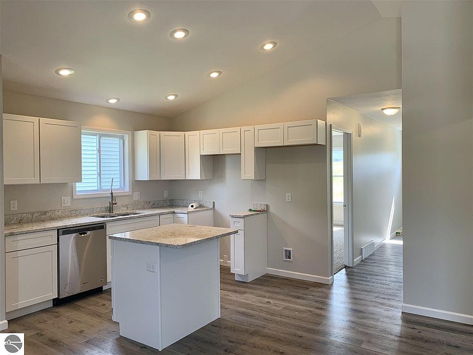 1st image of 1127 Olive Pl