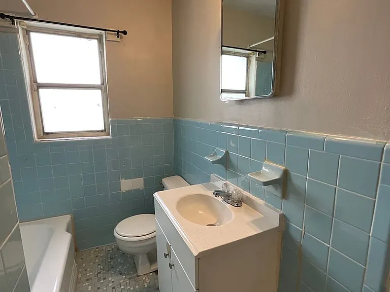 509 Ashburn St — Photo 10
