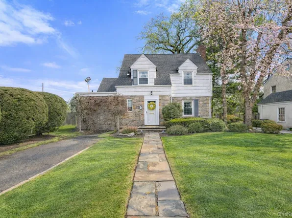 4 Lancaster Avenue, Baldwin, NY 11510