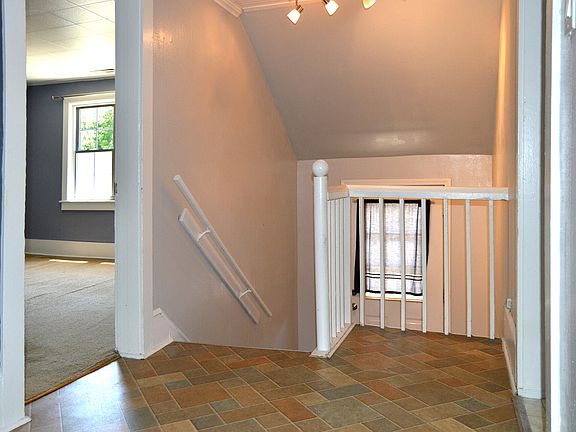 2nd image of 813 Carroll Ave