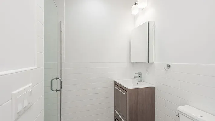 Rented by Nooklyn NYC LLC | media 4